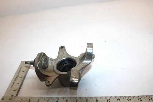18 Suzuki King Quad 500 Oem Right Steering Knuckle 51231-31G20 AS9