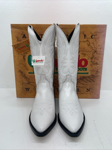 New Women’s White Laredo Cowboy Boots. 5743 8 M. 16-13