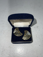 New Women’s Montana Silversmiths Black Scroll Earrings. ER351 A-15