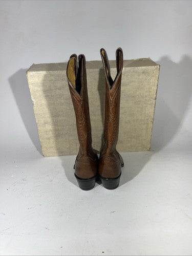 New Women’s Boots. Brown Colored Boot. Size 5.5B. 20-2