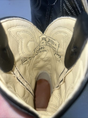 New Children’s Black Bronco Cowboy Boots. 6 D. 24-11