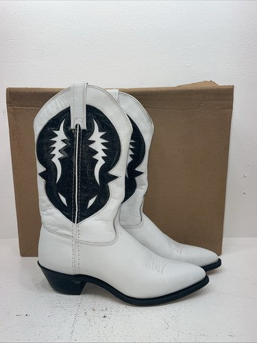 New Women’s White Capezio Cowboy Boots. L 777 8 M. 16-118
