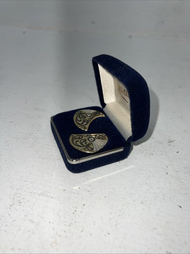 New Women’s Montana Silversmiths Black Scroll Earrings. ER351 A-15