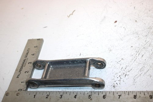 94 Yamaha Vmax 600 Oem Upper Steering Arm 8AB-2382E-00-00 SY2