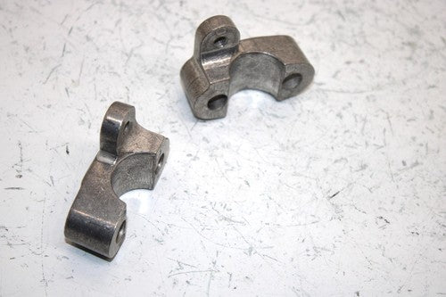 86 Honda Trx250a Oem Upper Handlebar Mount 53121-958-000 AH30