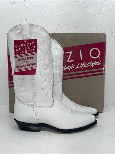 New Women’s White Capezio Cowboy Boots. 226 8 M. 16-81