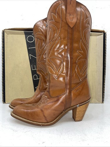 New Women’s Brown Capezio Cowboy Boots. L 344 8.5 8 1/2 M. 16-84