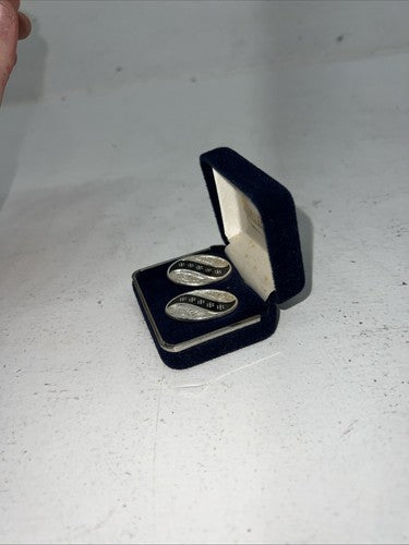 New Women’s Montana Silversmiths Silver Black Oval Earrings. ER238 A-49