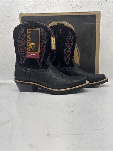 NEW Women’s black with color stitching Ariat Brand boot boots. Size 6.5. 19-1