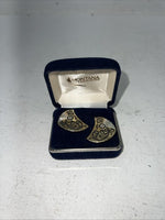New Women’s Montana Silversmiths Black Scroll Earrings. ER351 A-15