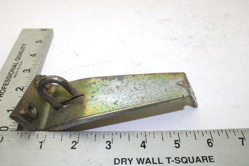 96 Yamaha Vmax 500 XT OEM Right Oil Tank Bracket 8AB-2193F-01-00 SY43