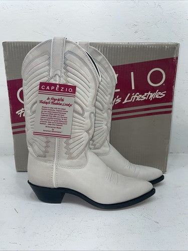 New Women’s White Capezio Cowboy Boots. L 287 7 M. 18-19