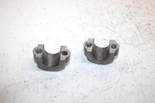 1987 Kawasaki 650 Sx Oem Handlebar Clamp Pair 92037-503 JK7