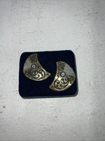 New Women’s Montana Silversmiths Black Scroll Earrings. ER351 A-15