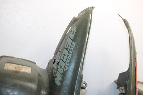 2004 Honda Fourtrax Recon Es Oem Front Fender 61100-HM8-670ZA AH8