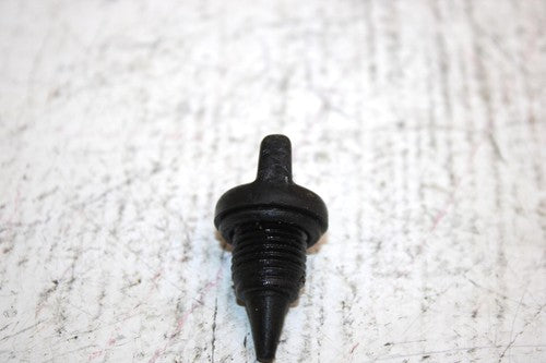 01 Polaris Sportsman 90 OEM Oil Fill Plug 0450153 AP61