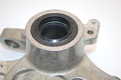 18 Suzuki King Quad 500 Oem Right Steering Knuckle 51231-31G20 AS9