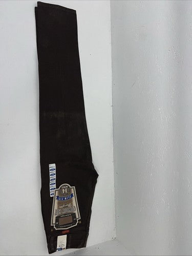 New Men’s Brown Cowboy Cut Slim Fit Wrangler Jeans. 11x32 H-5