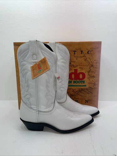 New Women’s White Laredo Cowboy Boots. 5743 8 M. 16-13