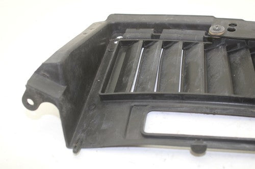 93 Yamaha Venture GT OEM Right Louver 8X9-77132-00-00 SY53