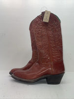 New Women’s Red Laramie Cowboy Boots. C 749 8 B. 16-103 