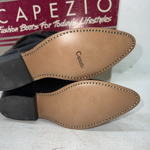 New Women’s Black Capezio Cowboy Boots. L 630 7.5 7 1/2 M. 17-47