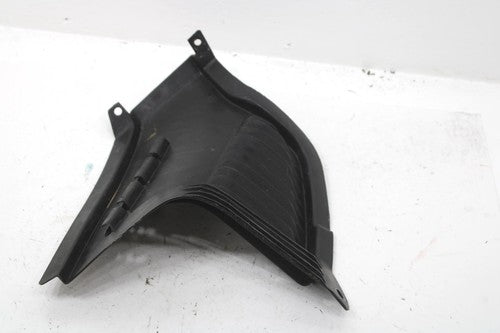 1987 Yamaha Srv Oem Left Louver 8K4-77131-00-00 SY131
