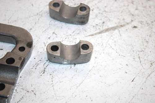 84 Yamaha Phazer Se Oem Handebar Mount Set 8V0-23814-01-00 SY9