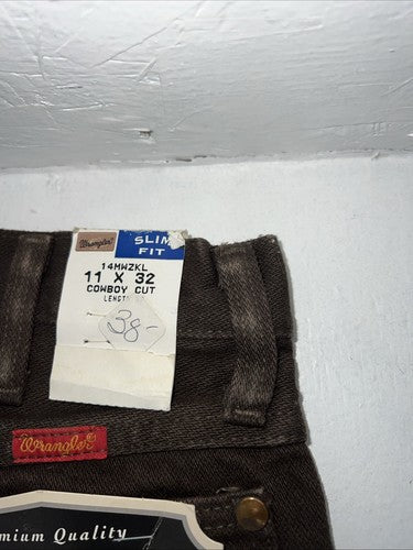 New Men’s Brown Cowboy Cut Slim Fit Wrangler Jeans. 11x32 H-5