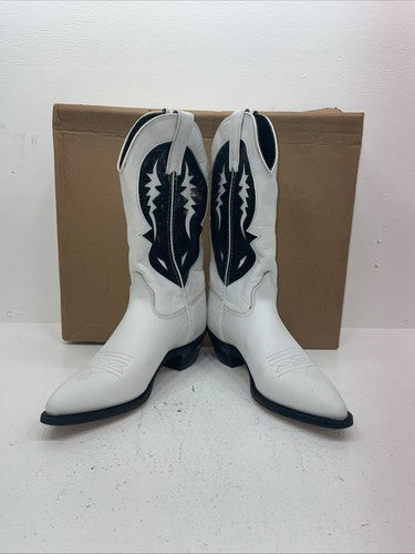 New Women’s White Capezio Cowboy Boots. L 777 8 M. 16-118