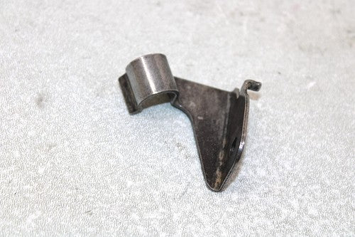2001 Yamaha  Raptor 660r Oem Oil Line Bracket 5LP-2175T-00-00 AY33