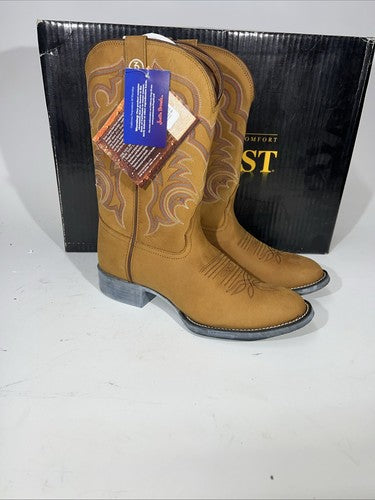 New Women’s Boots. Brown Colored Boot. Size 10-B. 16-127