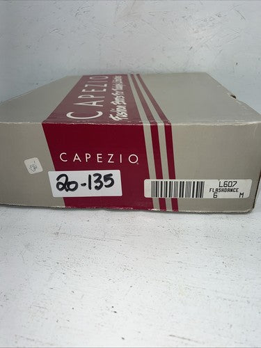 New Women’s White Capezio Cowboy Boots. L607 6 M. 20-135