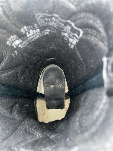 New Women’s Black Capezio Cowboy Boots. L 550 7.5 7 1/2 M. 17-22