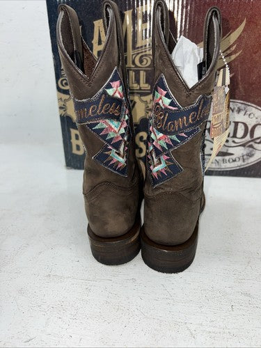 New Women’s Brown Laredo Cowboy Boots. 3134 7.5 7 1/2 M. 17-86