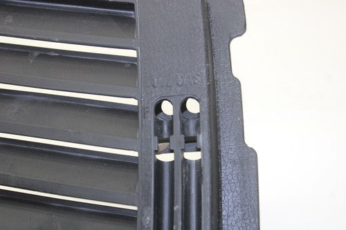 93 Yamaha Venture GT OEM Right Louver 8X9-77132-00-00 SY53