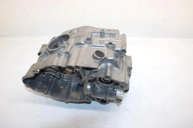 83 Yamaha  Tri Moto 225 Ytm225dx Oem Crankcase 29U-15100-00-00 AY41