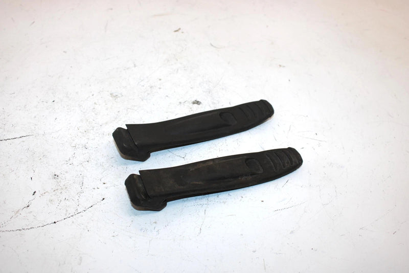 06 Polaris Fusion 600 Ho Oem Hood Strap Pair 5412606 Q1632