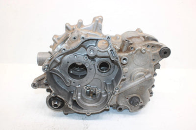 2007 Yamaha  Grizzly 350 2wd Oem Crankcase 5WH-15100-00-00 5WH-15100-09-00 AY28