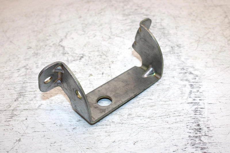 97 Yamaha Vmax 700 Triple Oem Rear Upper Right Engine Mount 8CH-21425-00-00 SY10
