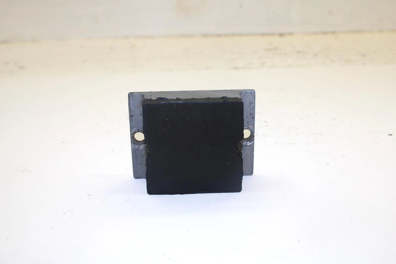 2001 Yamaha Waverunner Xlt1200 Oem Upper Mount Stopper 66V-44532-00-94 JY7 
