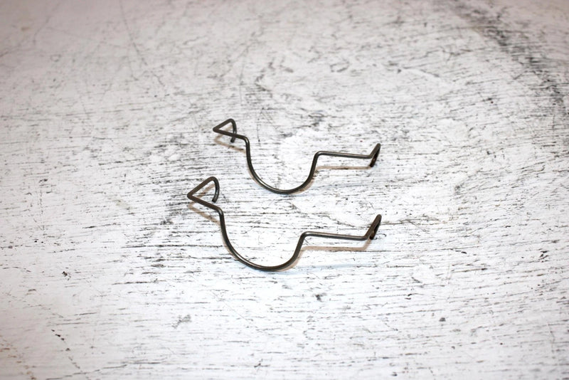 1998 Ski-doo Formula 500 Oem Valve Cap Spring Clip Pair 420838083 SS1