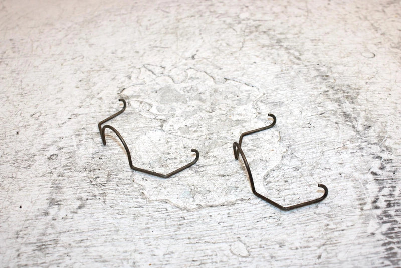 1996 Ski-doo Mxz 440 Oem Valve Cap Spring Clip Pair 420838083 SS13