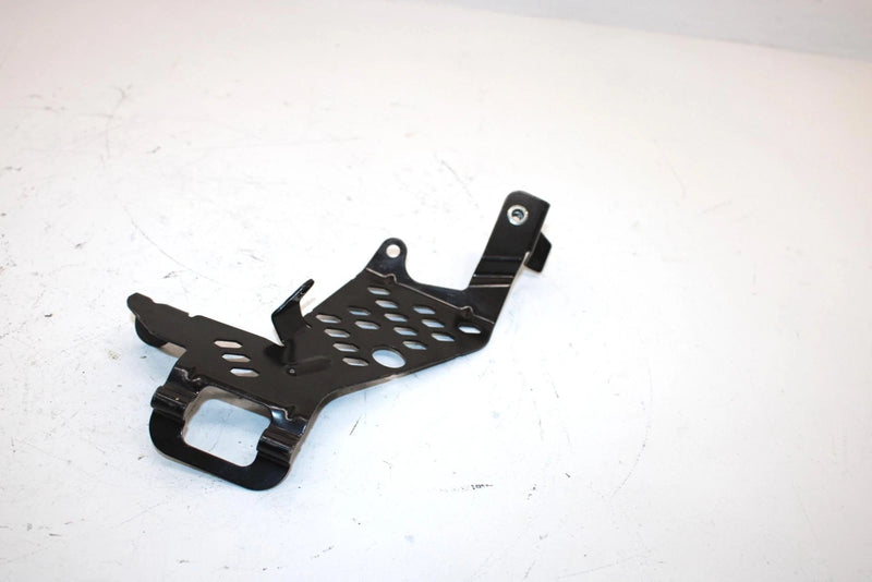 18 Ski-doo Mxz X 600r E-tec Oem Belt Guard Bracket 417300482 SSS1