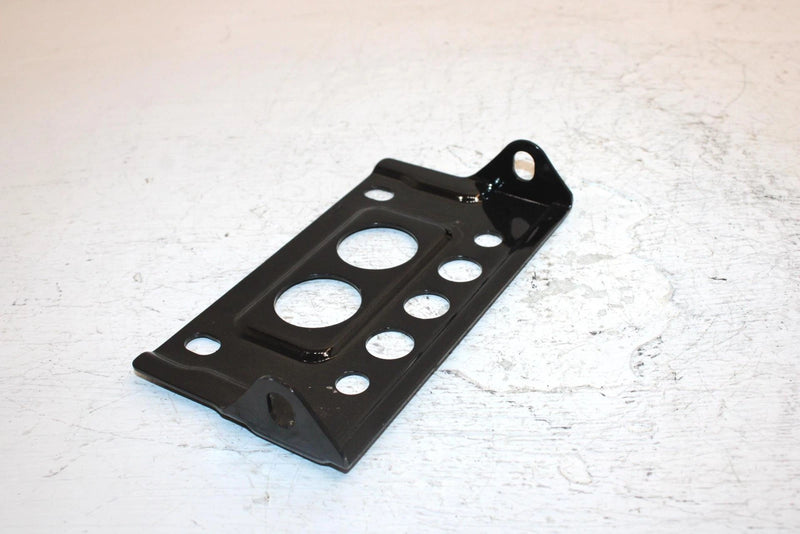 2003 Bombardier Quest 500 Oem Front Diff Mount Bracket 705400068 AB13