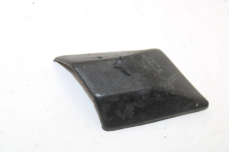 1988 Yamaha Srv Oem Left Bumper End 8N8-77523-00-00 SY62