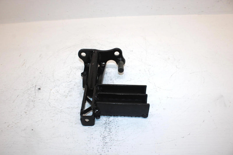1986 Yamaha  Moto 4 Oem Right Foot Peg 29U-27421-10-00 AY7