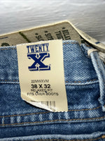 New Men’s Twenty X  Medium Wash Relaxed Fit Denim Jeans. 38x32 Q-13