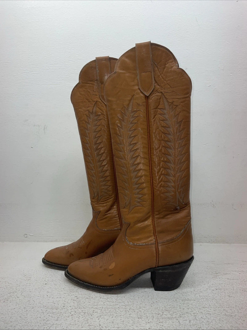 New Women’s Brown Tony Lama Cowboy Boots. 5299 5 C. 2-155