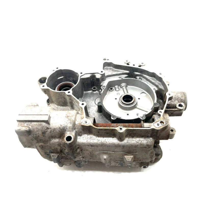 2004 Yamaha Bruin 350 YFM350FA 4x4 OEM Crankcase 5UH-15100-09-00 AY63